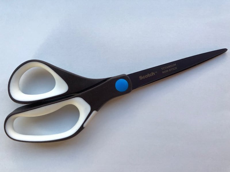 手指が痛くない！ベタベタが残らないハサミ3M「スコッチ チタンコートシザーズ」