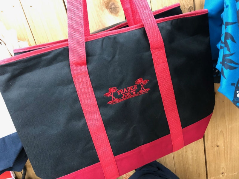 トレーダージョーズの保冷エコバッグは「使える」だけじゃなく「映える」！