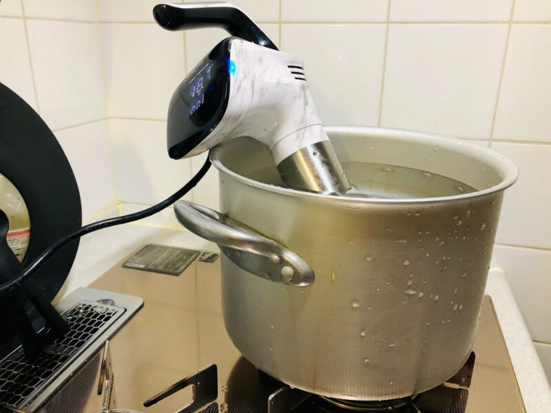 ほったらかしで絶品サラダチキン！Slaiyaの低温・真空調理器