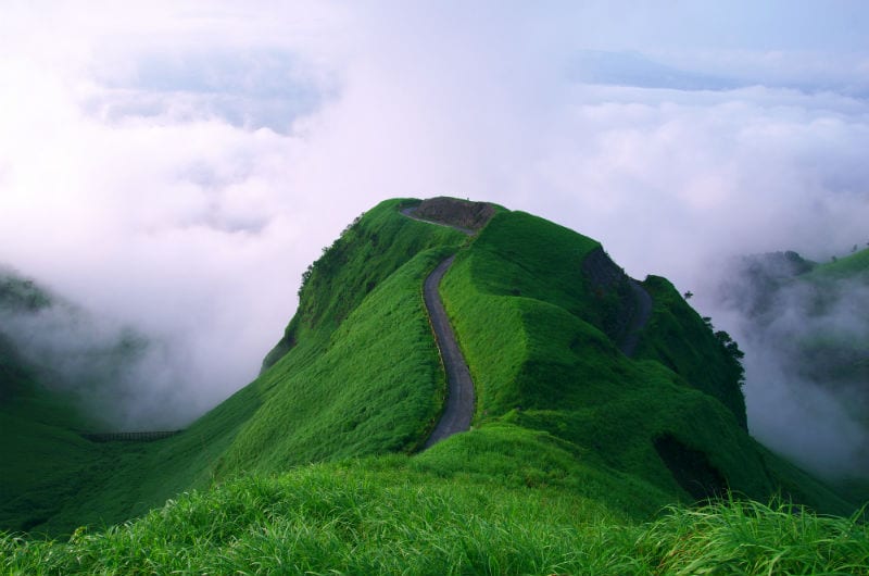 映画にも勉強の種がある！『天空の城ラピュタ』から学ぶ台風などの自然科学知識