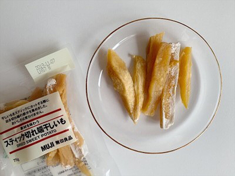 実は無印良品のなかでも超ベストセラー商品「スティック切れ端干しいも」
