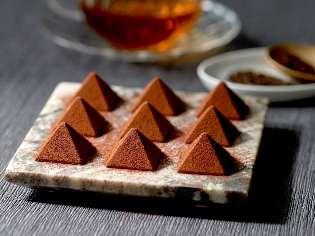 絶対喜ばれる手土産！チーズケーキのルタオ、の「ピラミッド型チョコ」がおすすめ