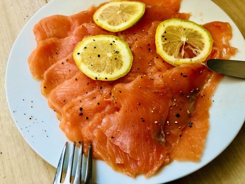 成城石井の「スモークサーモン」は美容＆健康にいい！栄養も摂れて価格以上の満足感