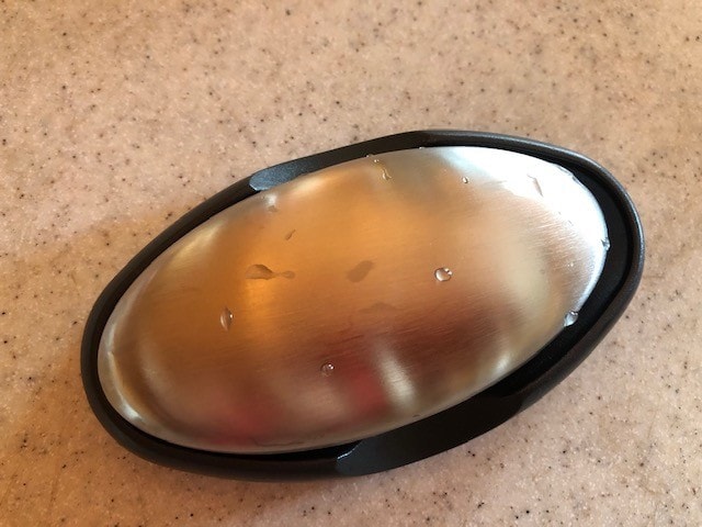 触るだけで手についた臭いが消える金属の石鹸！「SALUS においとりソープ」