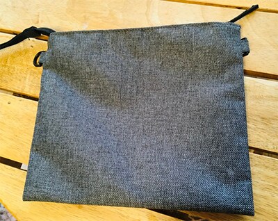 普段使いに最適！無印良品の撥水サコッシュは全色そろえたい優秀アイテム