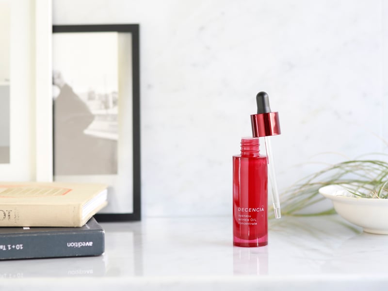 【PR】「面と線」のシワをケアするには？シワ改善はオイルリキッドタイプがいい理由