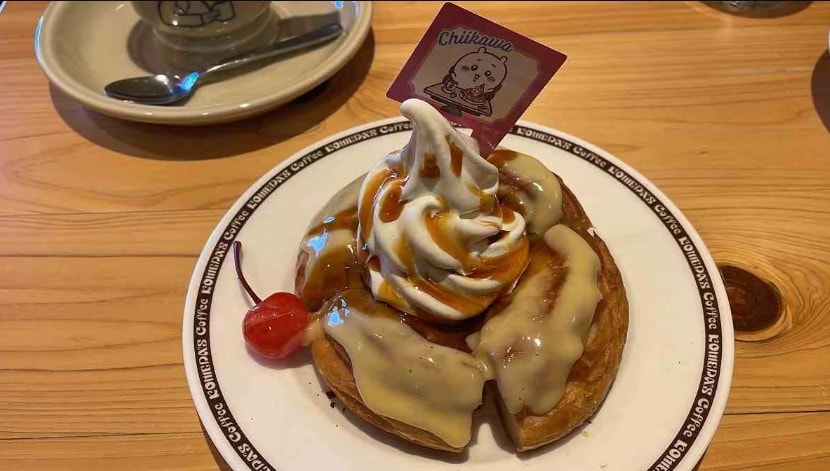 コメダ珈琲店×ちいかわ「シロノワール むちゃうまプリン」