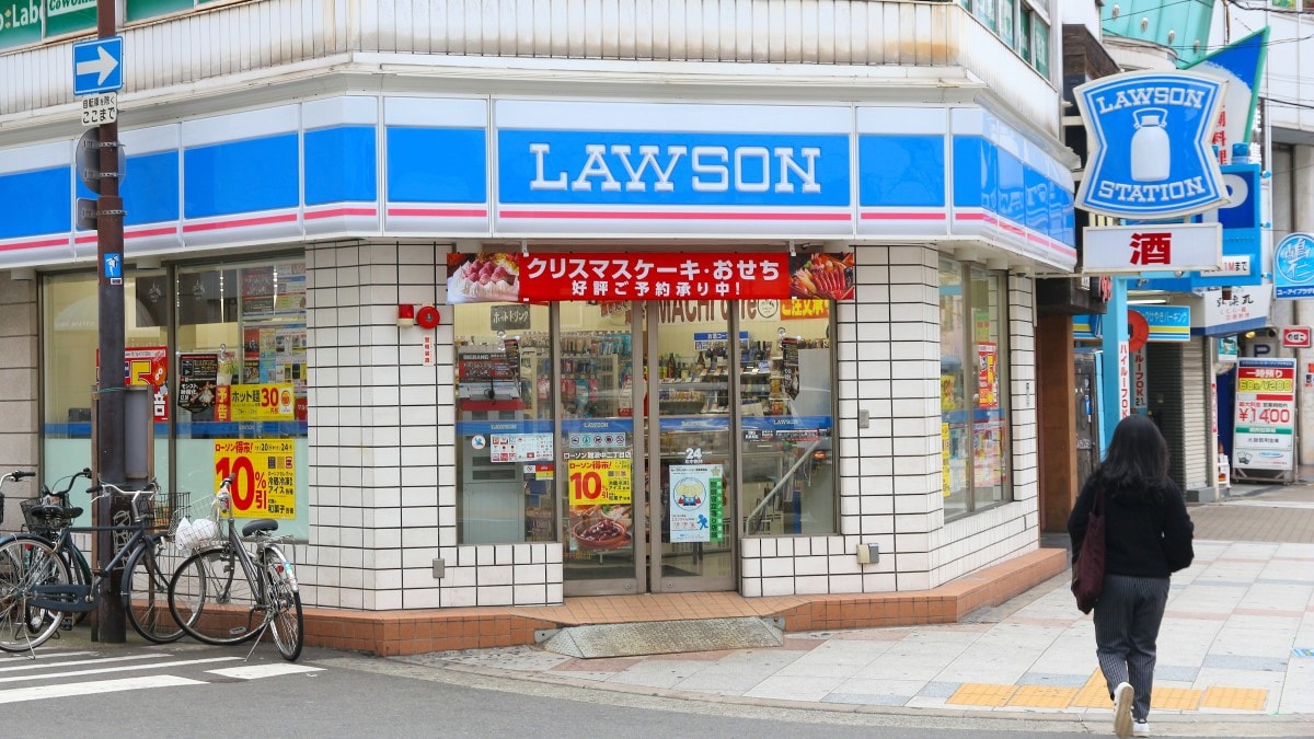 【ローソン】「具材ゼロ」のカップ麺の正体とは？あえて中身を抜いた“198円油そば”を正直レポ