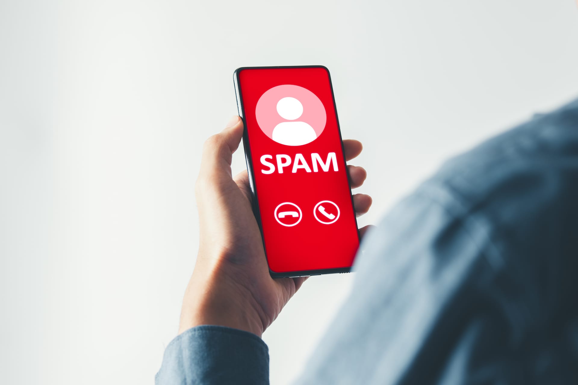 「お荷物のお届け」を装うSMS。本人確認でカード情報を求められたら詐欺です
