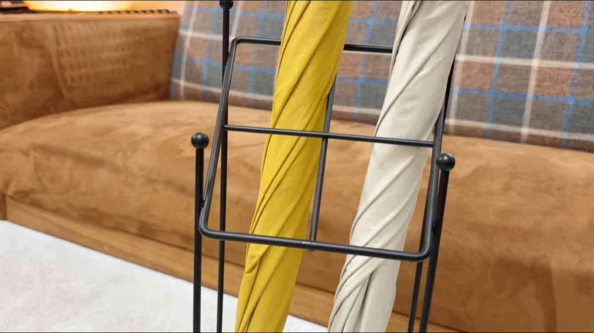 ダイソーの「傘スタンド」