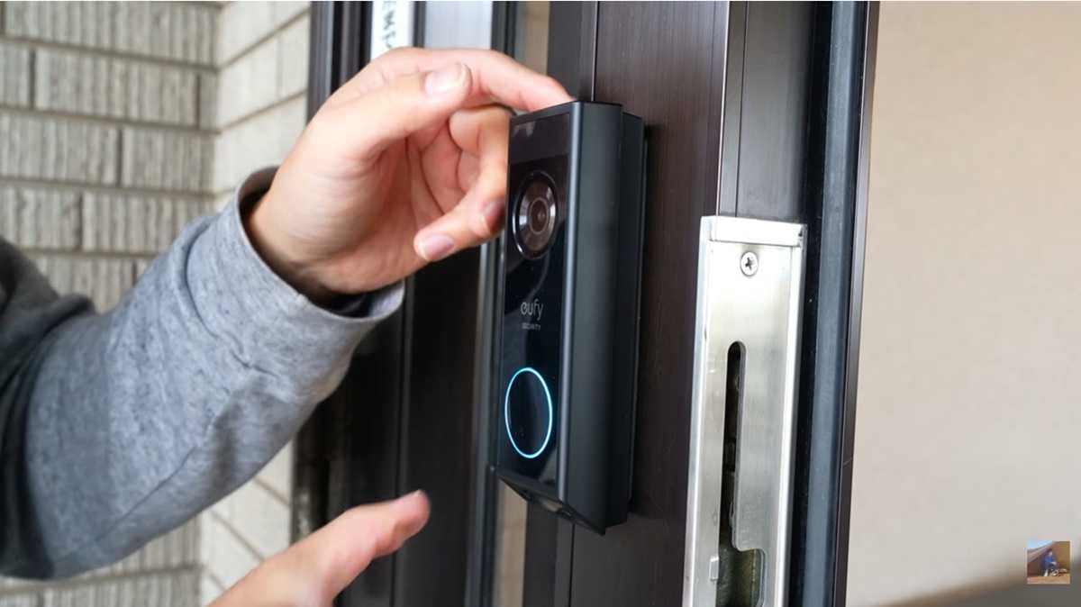 スマホ連携で外出先から応答可能！配線工事不要で簡単設置