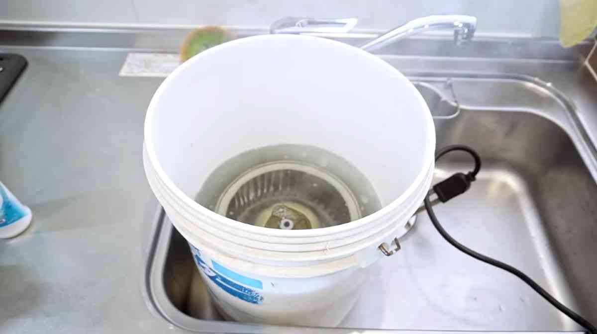 プロの換気扇掃除術