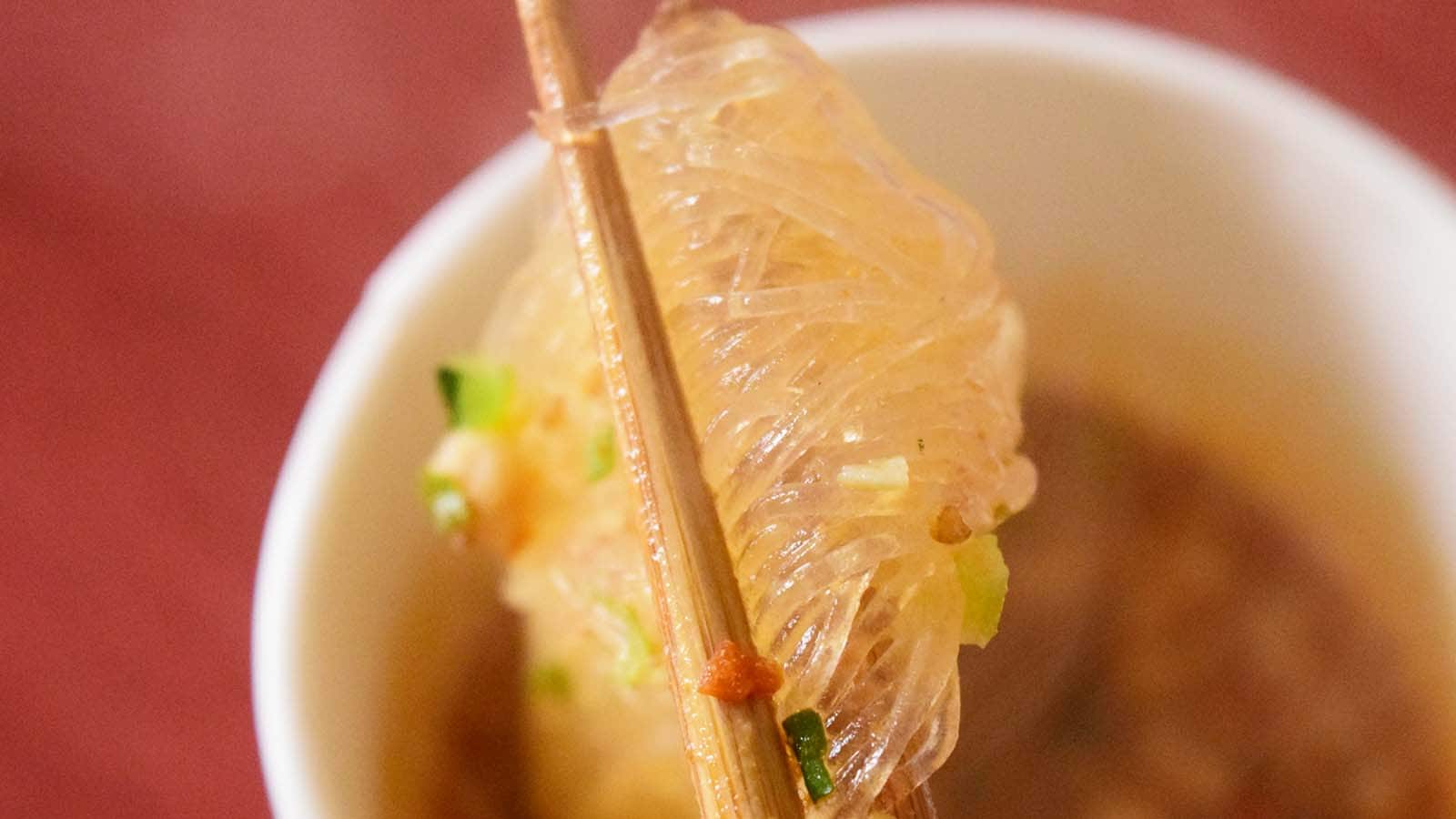 春雨は歯切れが良くつるっとしています。