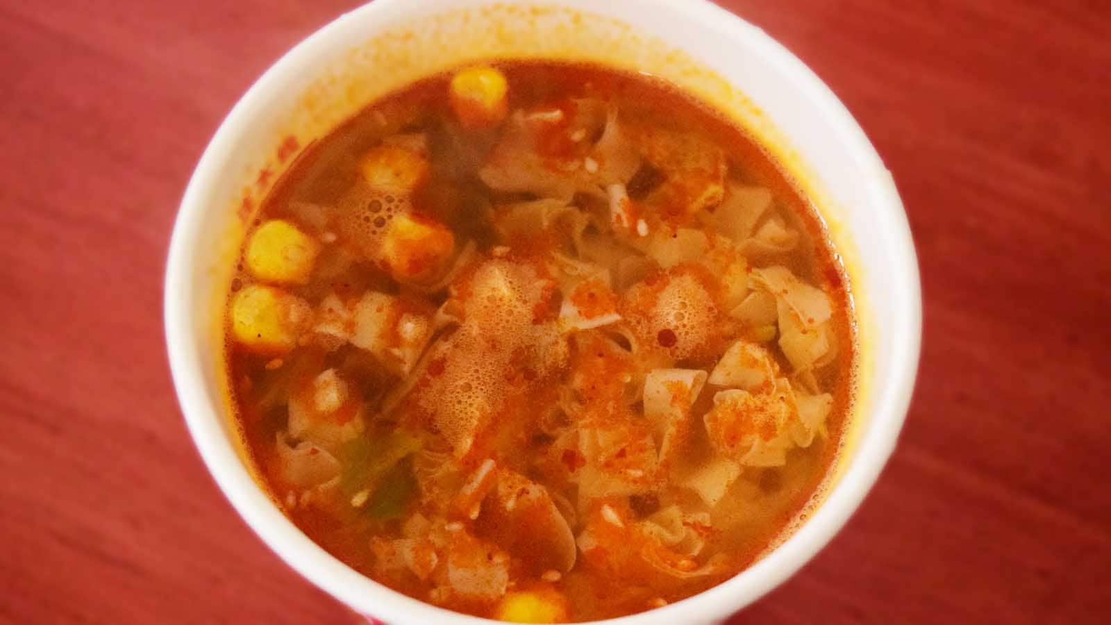 燃えるように赤いスープ