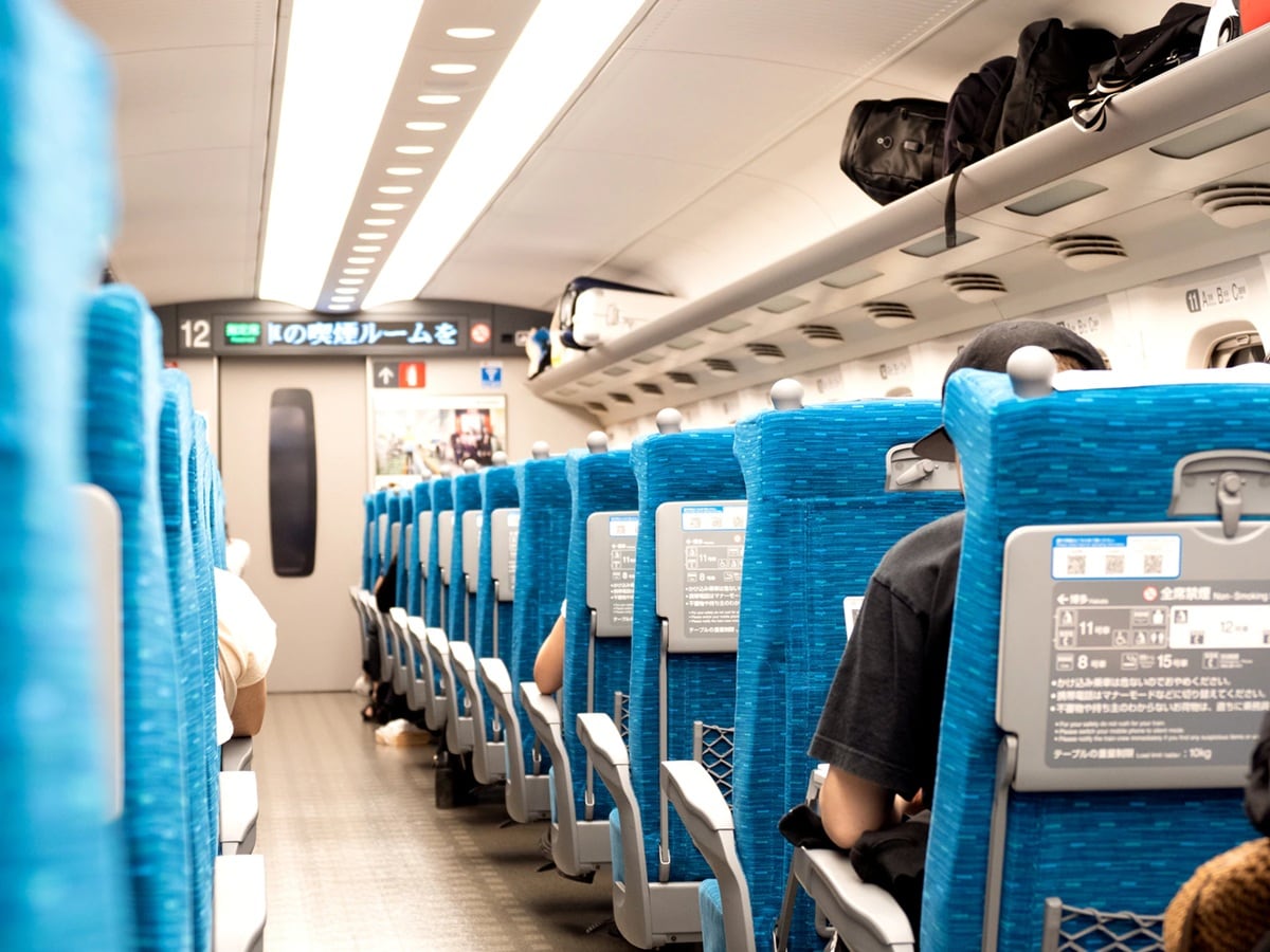満員電車で「治療費を払え」「名刺を出せ」……交通機関の理不尽な要求を退ける回避術