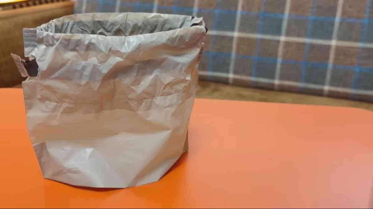 自立型ひも付き卓上ゴミ袋