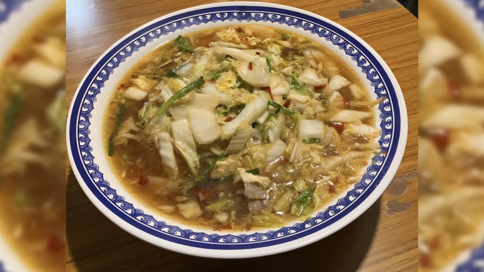 白菜と豚肉の旨味がスープに溶け込む！ 奈良県民熱愛のスタミナラーメン