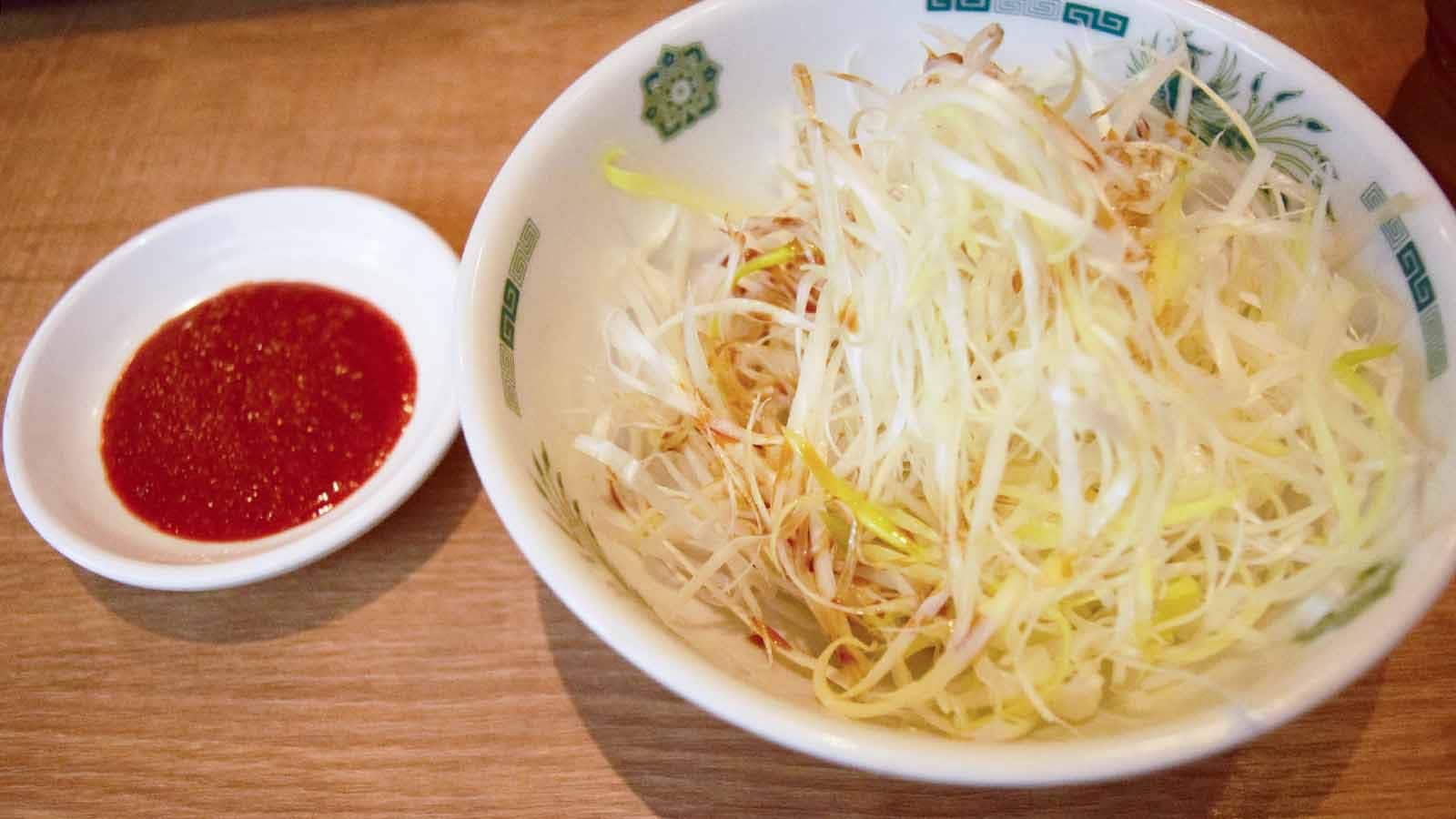 細切りネギは単品で見るとかなりボリュームがあるように感じます
