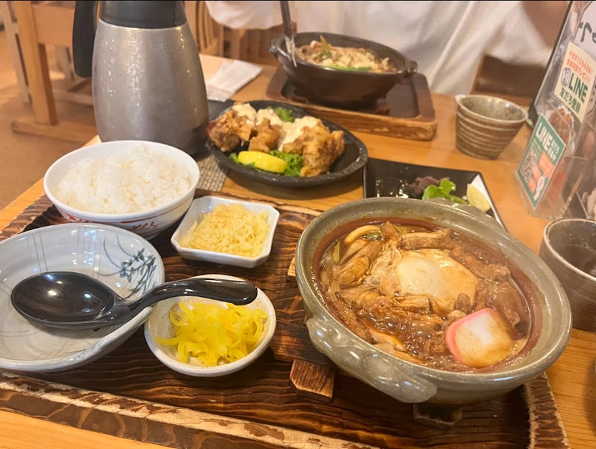 おばあちゃんから子どもまで大満足！ メニュー豊富で心温まるうどん店