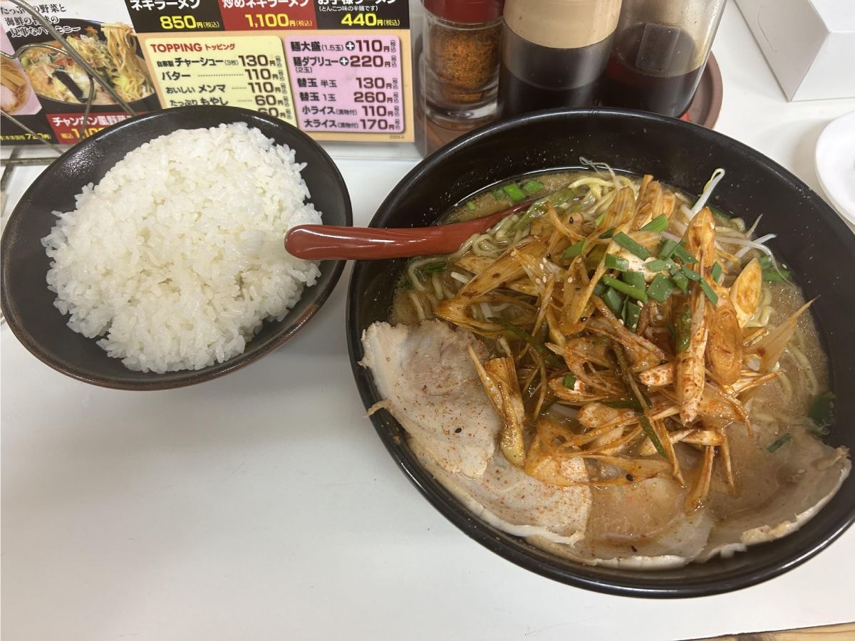 仕事終わりの疲れた身体に染み渡る!地域に愛され続ける深夜のオアシス