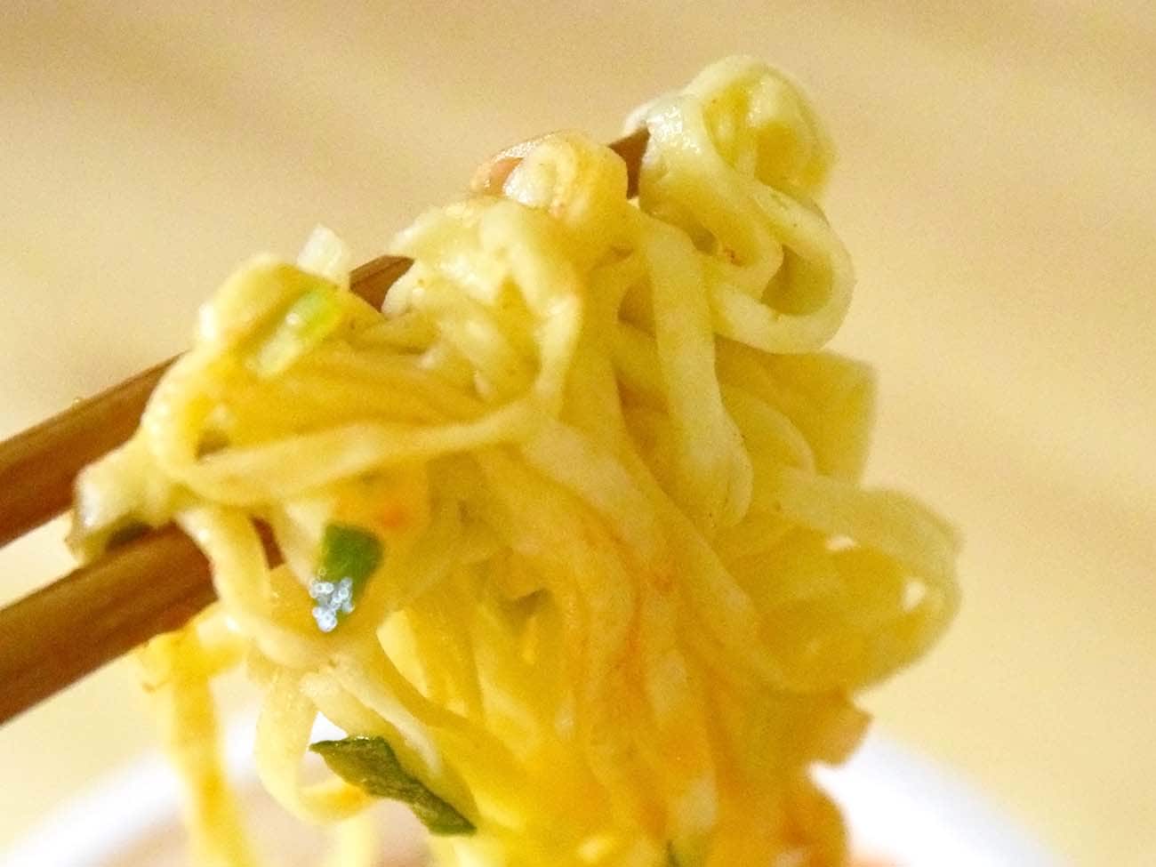 ややざらっとした舌触り