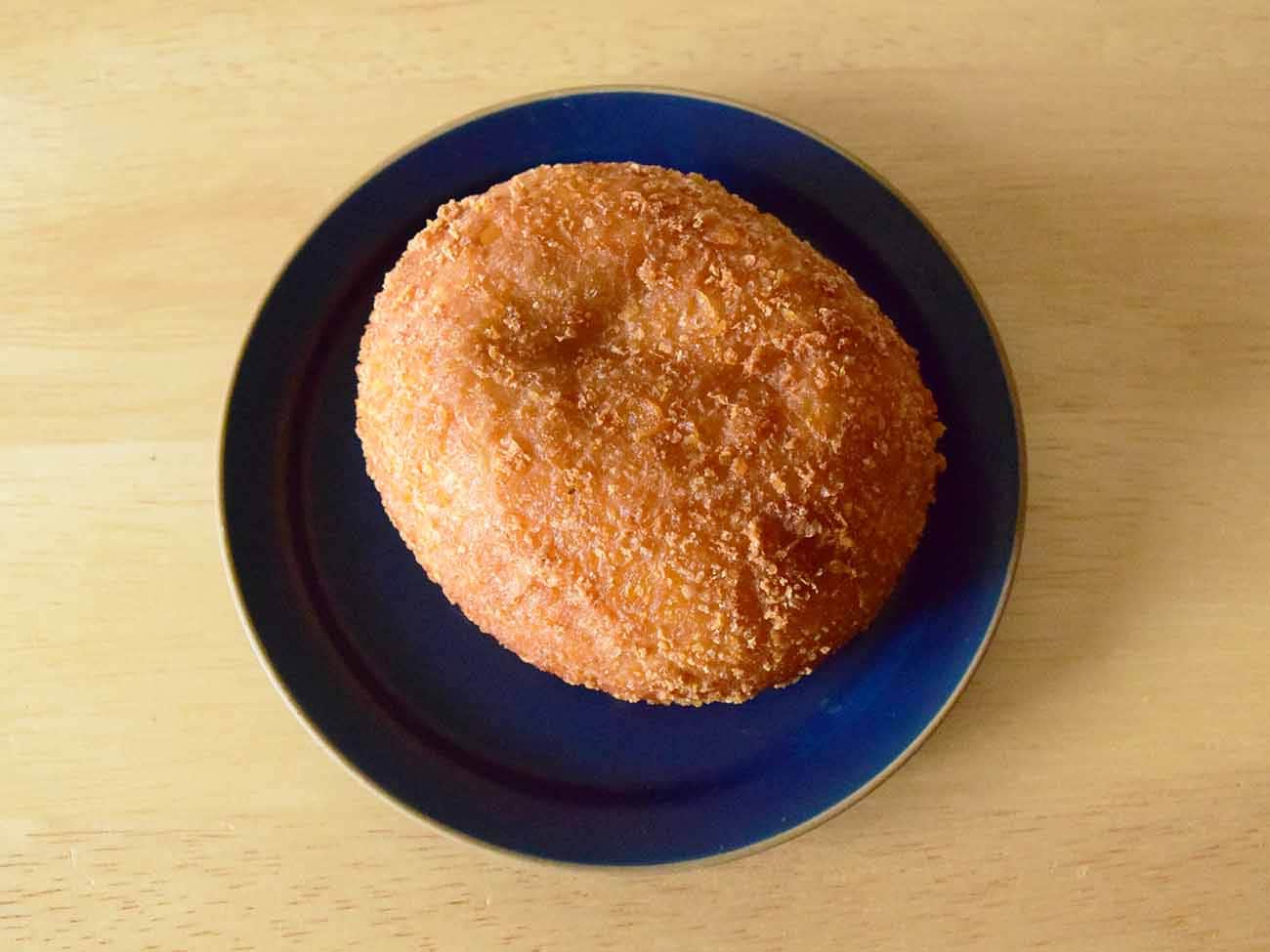 セブンイレブン「とろけるチーズカレーパン」