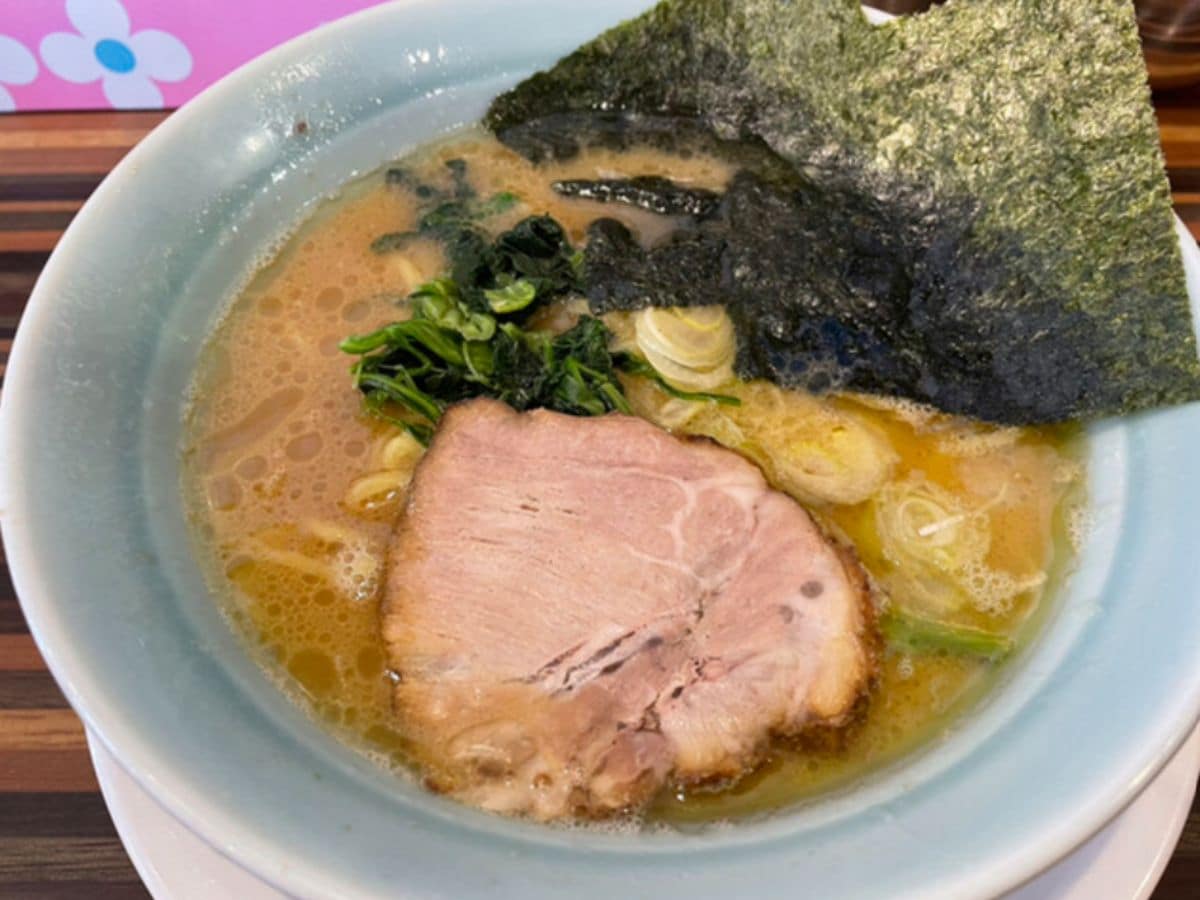学生時代から社会人まで通い続ける、思い出と青春が詰まった濃厚豚骨醤油