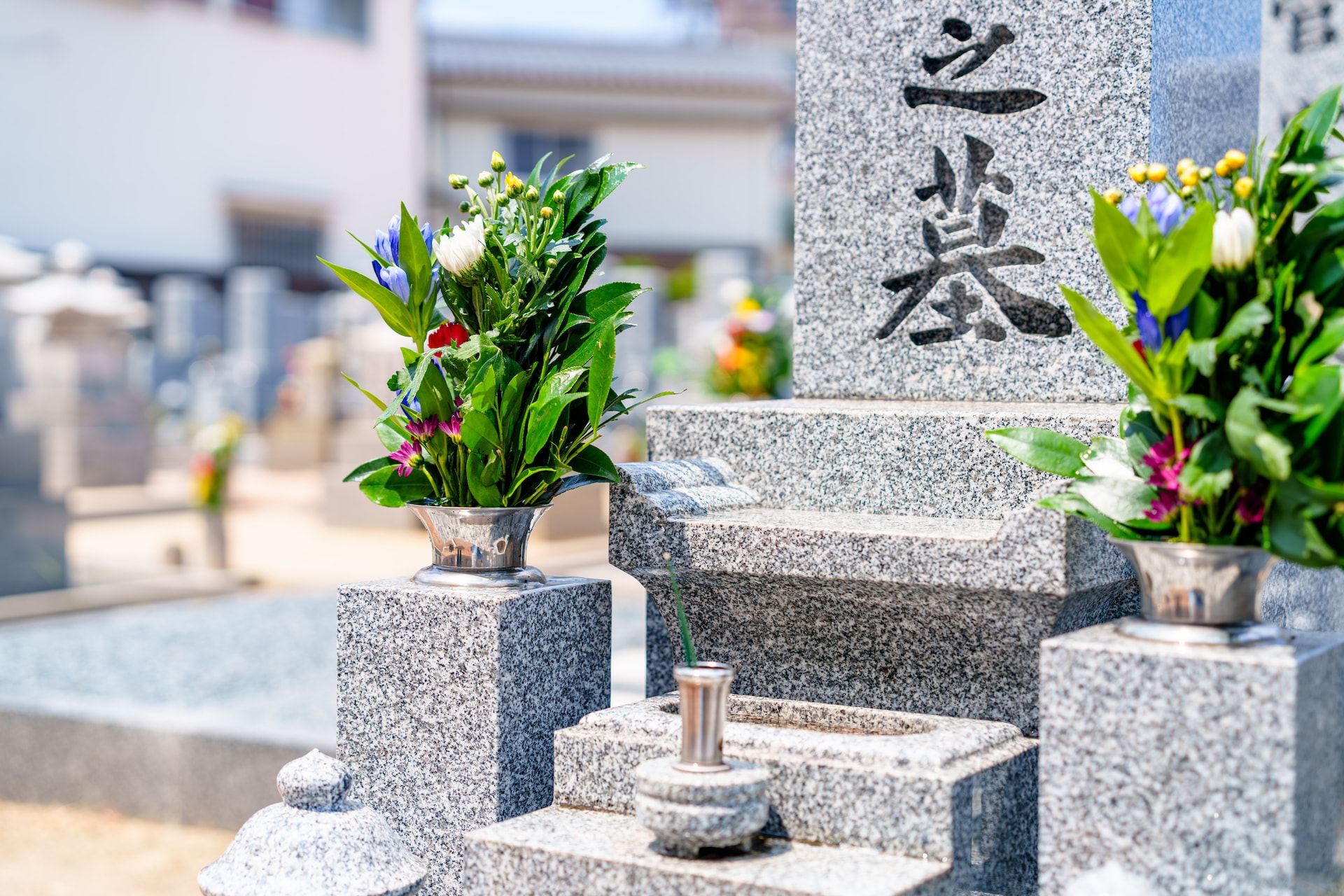 ご先祖様の前でまさかの口論…! お墓の管理・費用負担を巡る親族間の亀裂