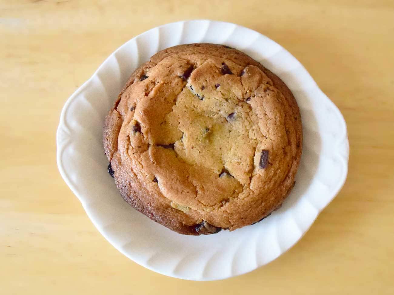 チョコクッキーとしてはかなり大きめのサイズ