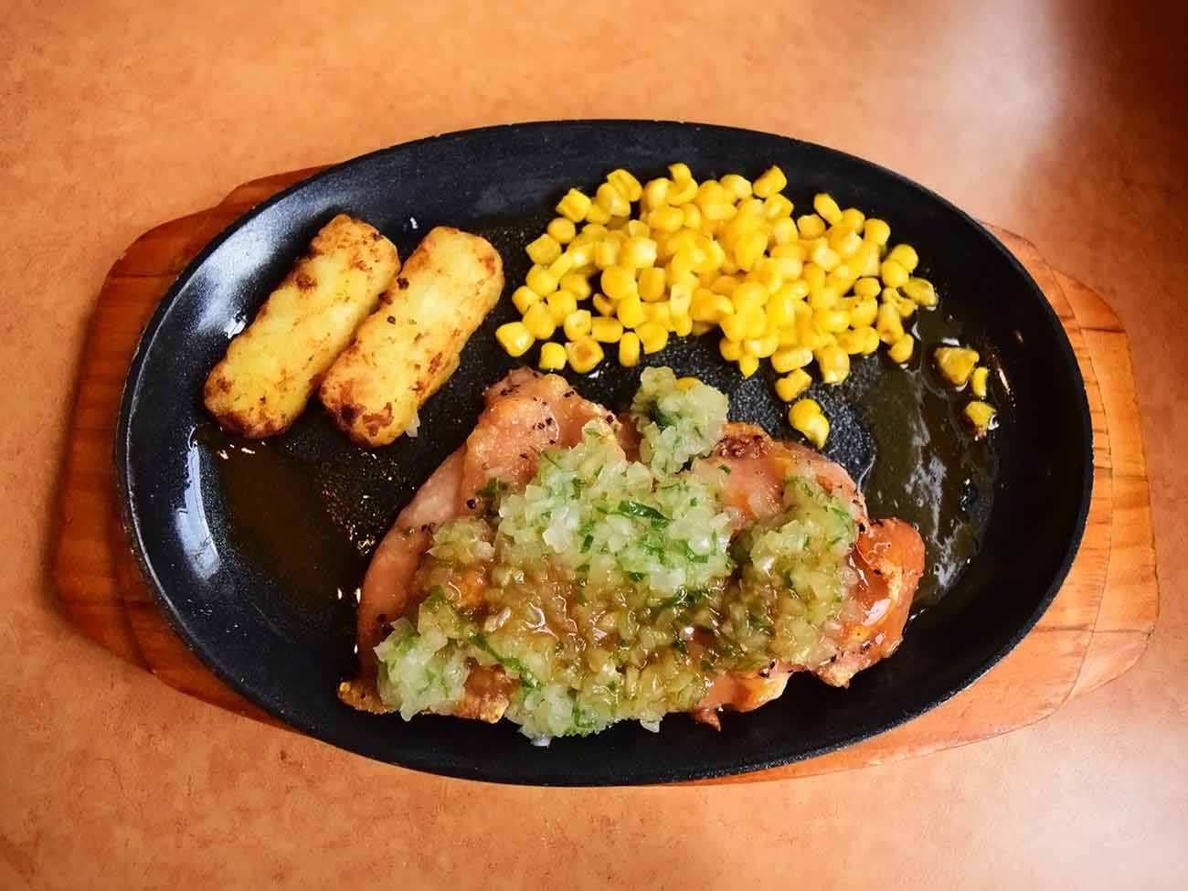 サイゼリヤ「若鶏のディアボラ風」