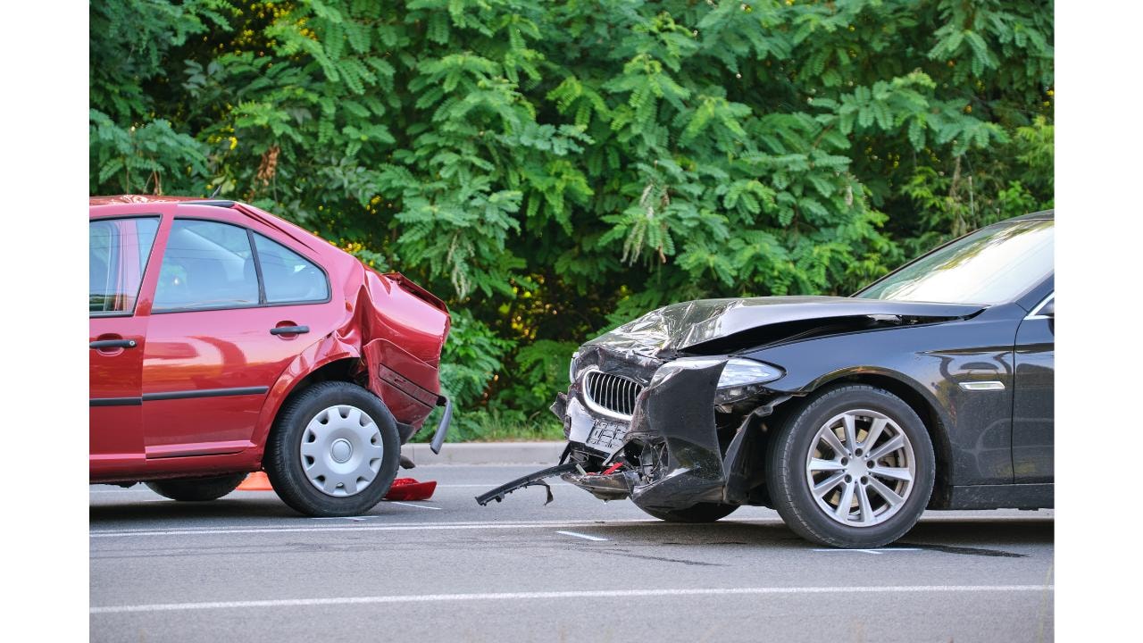 GWの疲労と暑さで追突事故!一瞬の意識消失が招いた廃車と大打撃