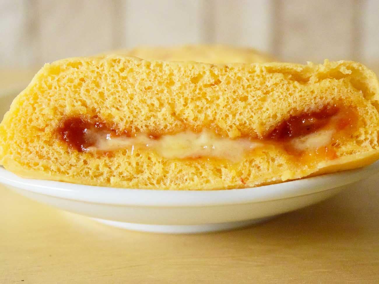 トマトのすっきりした酸味と甘みに、とろりコクのあるチーズで王道の味わい