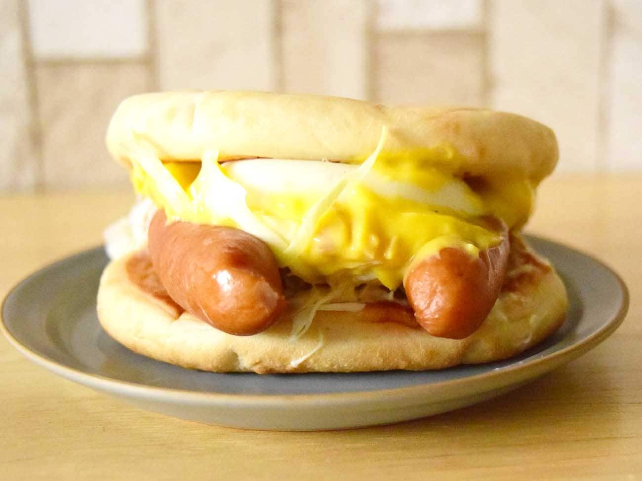 モスバーガー「月見フォカッチャ ～黄金チーズソース～」