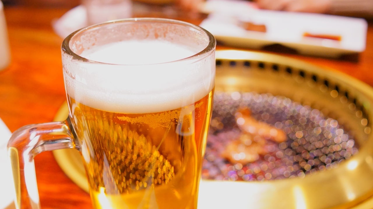 ビールと焼肉コンロ