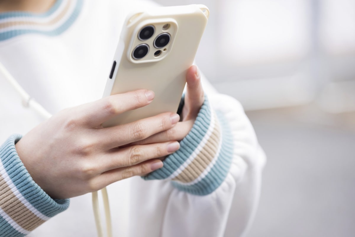 スマホショルダーが人気の理由は？