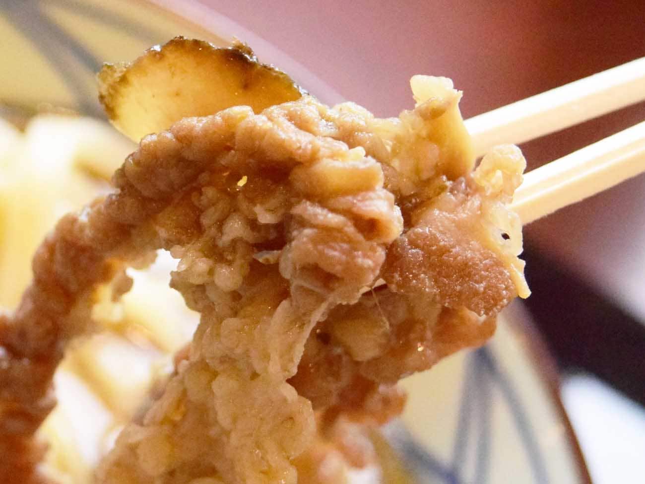 甘辛く味付けされた牛肉に、ごぼうの風味がなじんでいます