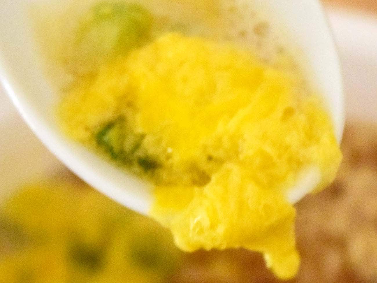ふんわりとしたたまごはスープとの相性も良く、全体の味わいに自然となじんでいます
