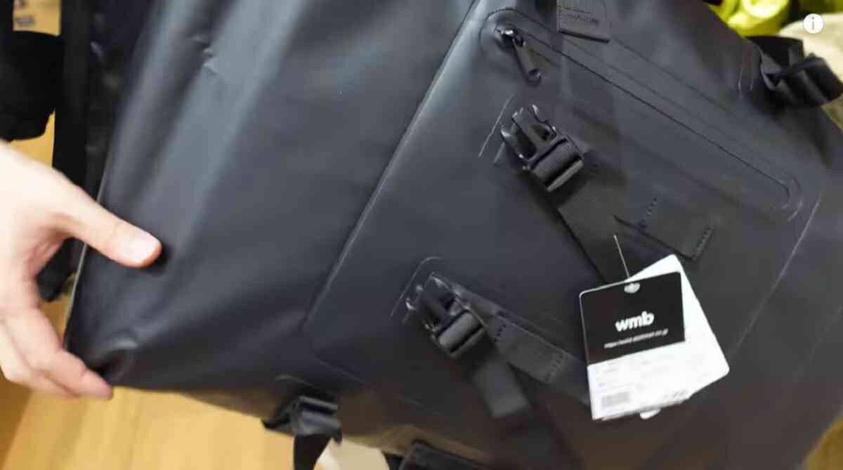 雨や台風の通勤通学もへっちゃら！【ワークマン】4900円の「防水リュック」は中身が濡れない優れもの◎