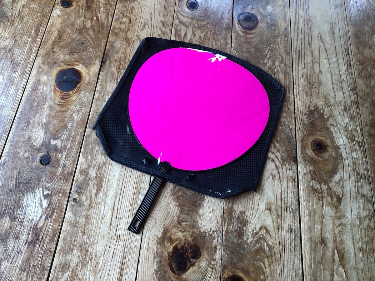 【ダイソー】コンサートや夏休み前に買いたい「推し活」グッズは100均で！「うちわカバー」など3選