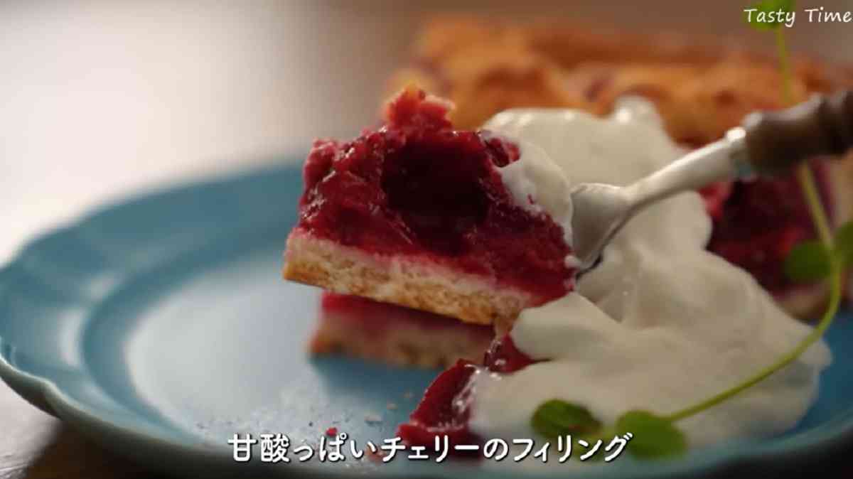 コストコの「チェリークランブルケーキ」断面図