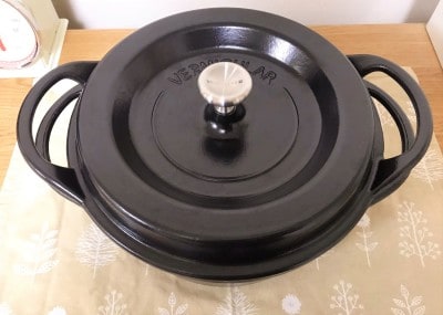 定番のカレーやおでんも！バーミキュラの鍋「オーブンポットラウンド