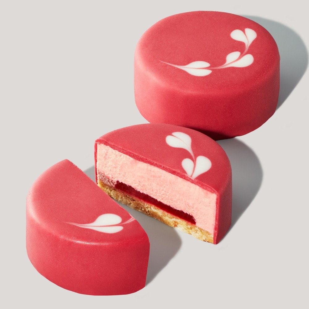 画像引用:スターバックス公式サイト「ルビーチョコレートケーキ」(https://menu.starbucks.co.jp/4524785617889)