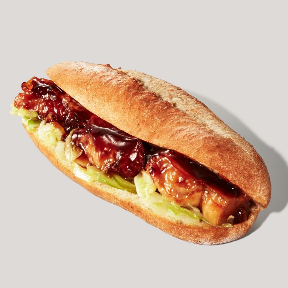 画像引用:スターバックス公式サイト「照り焼きチキン 石窯フィローネ」(https://menu.starbucks.co.jp/4524785617872)