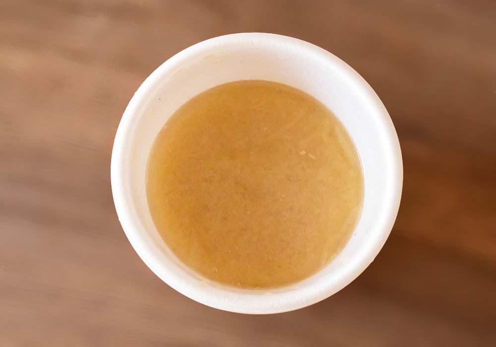 具材は下のほうに沈んでいるため、ぱっと見では具だくさんな印象はあまりありません。