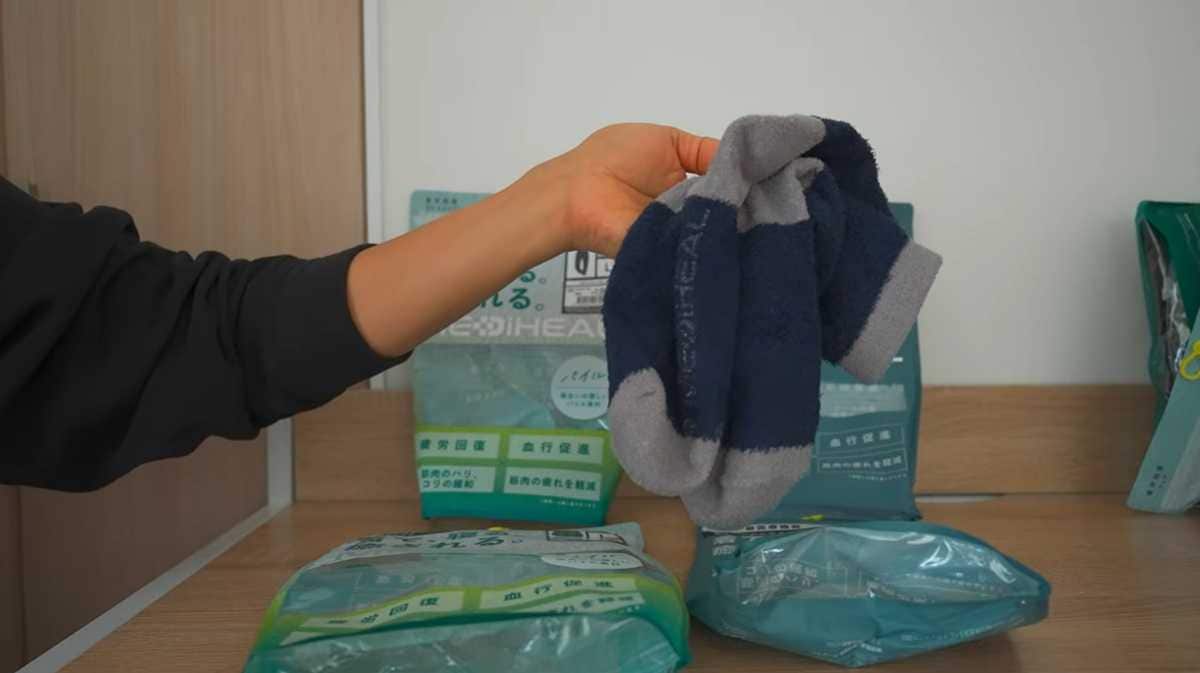 ワークマン「メディヒール休足ケアルームソックス」で血行促進効果を実感