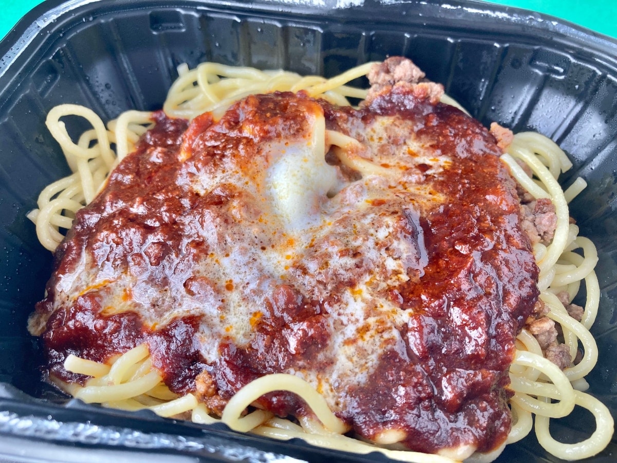セブンの「金のボロネーゼ生パスタ」