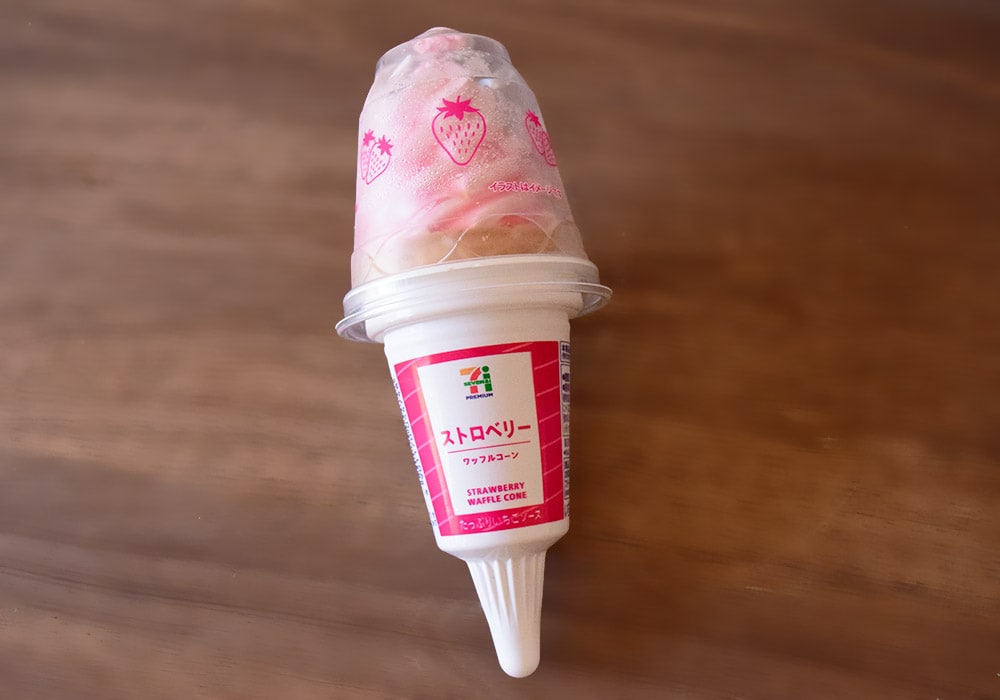 セブンイレブン「ワッフルコーン ストロベリー」