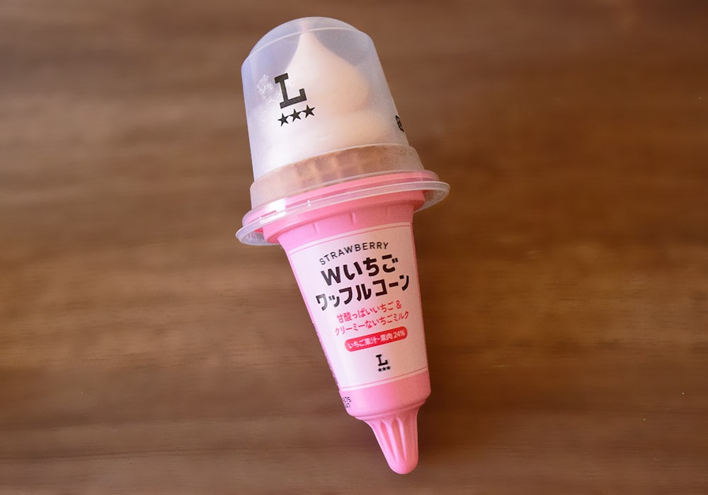 ローソン「Wいちごワッフルコーン」