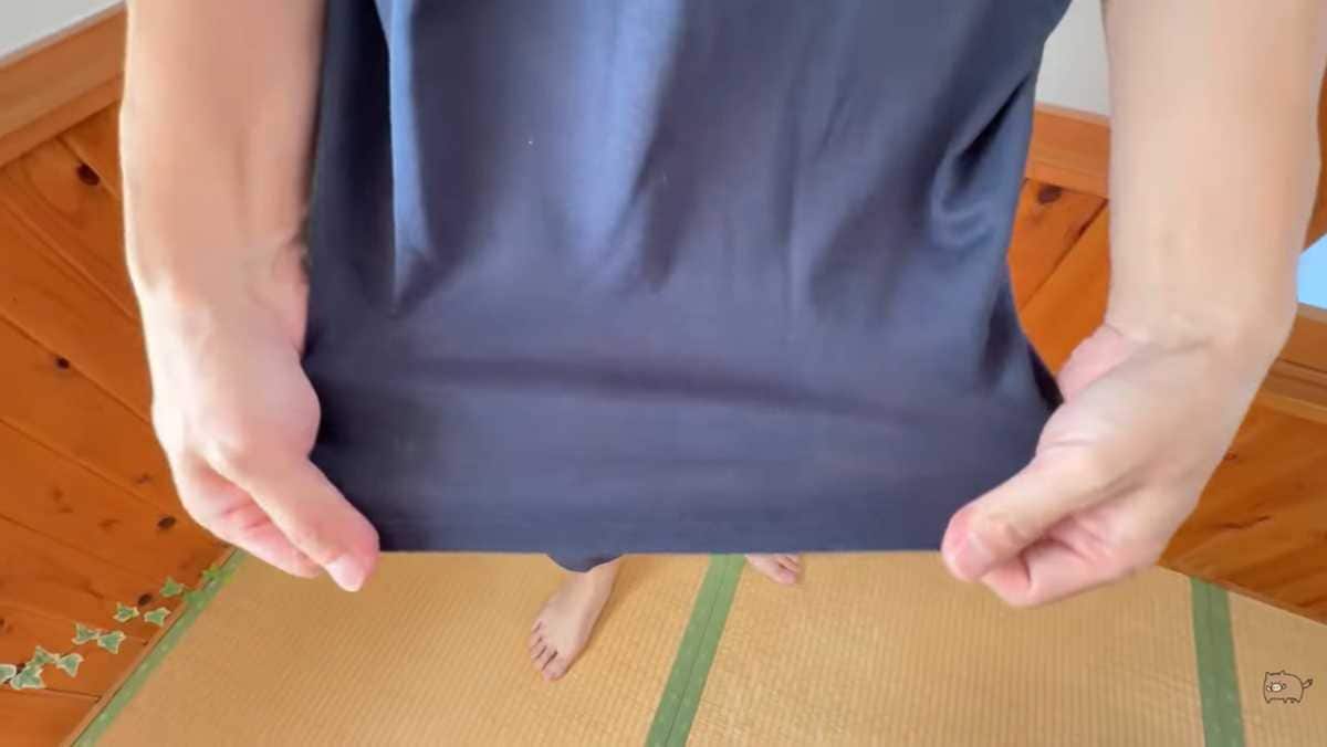 ワークマン「メディヒール(R)ルーム半袖シャツ」は伸縮性も抜群