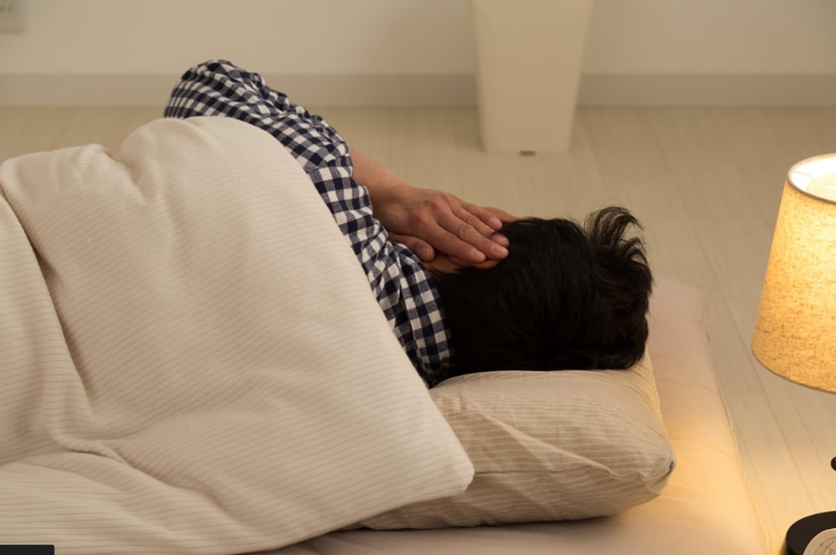 深夜のゲーム絶叫と壁ドンにイライラ。隣人宅に注意文を投函するも効果なし⇒安眠を取り戻した方法とは